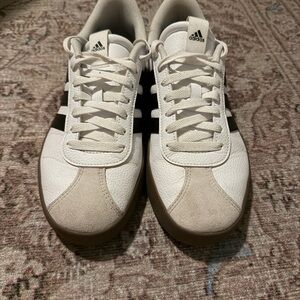 Adidas VL Court Sneakers Size 9